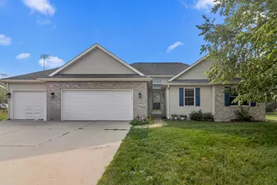 252  Cotton Grass Ln, Walworth, WI 53184 - Photo 1