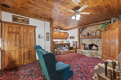 22 N Main St, Hartford, WI 53027 - Photo 44