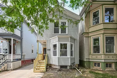 1711 N Astor St, Milwaukee, WI 53202 - Photo 2