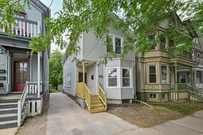 1711 N Astor St, Milwaukee, WI 53202 - Photo 1