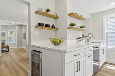 1711 N Astor St, Milwaukee, WI 53202 - Photo 14
