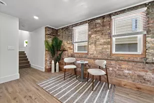 1850 N Warren Ave, Milwaukee, WI 53202 - Photo 8