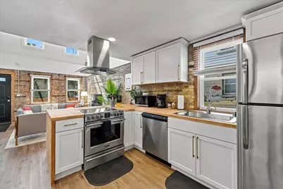 1850 N Warren Ave, Milwaukee, WI 53202 - Photo 6
