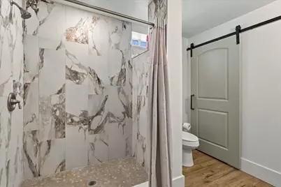 1850 N Warren Ave, Milwaukee, WI 53202 - Photo 8