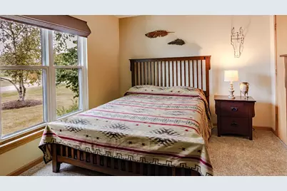 28720  Sunflower Ln, Racine, WI 53185 - Photo 6