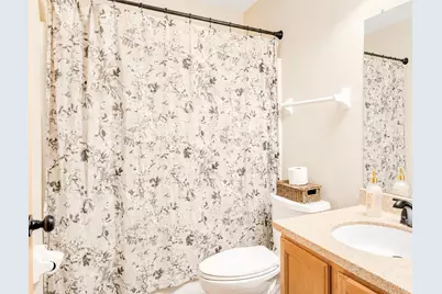 28720  Sunflower Ln, Racine, WI 53185 - Photo 8