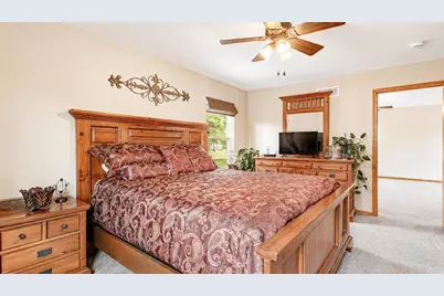 28720  Sunflower Ln, Racine, WI 53185 - Photo 12