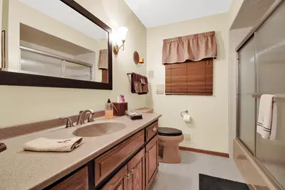 N22W22227  Meadowood Ct, Pewaukee, WI 53186 - Photo 22