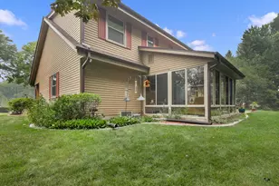 N22W22227 Meadowood Ct, Pewaukee, WI 53186 - Photo 36