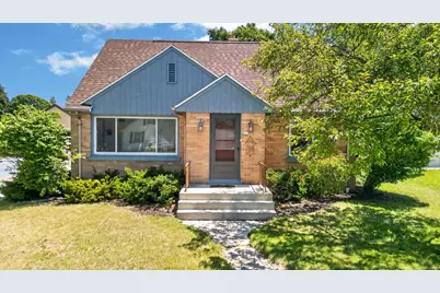 215 N 11th St, Oostburg, WI 53070 - Photo 38