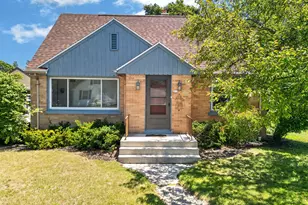 215 N 11th St, Oostburg, WI 53070 - Photo 38