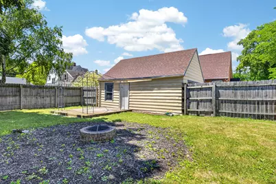 215 N 11th St, Oostburg, WI 53070 - Photo 30