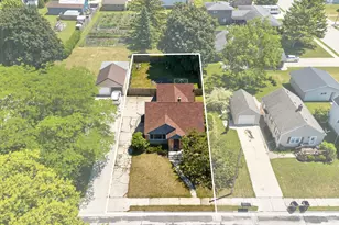 215 N 11th St, Oostburg, WI 53070 - Photo 22