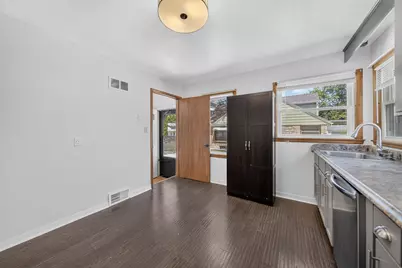 215 N 11th St, Oostburg, WI 53070 - Photo 4