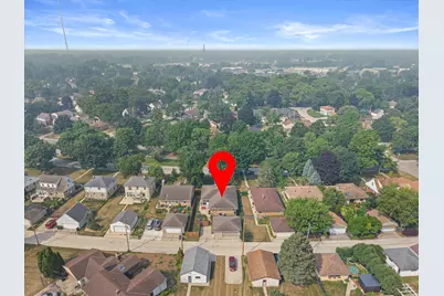5684 N Milwaukee River Pkwy, Glendale, WI 53209 - Photo 38