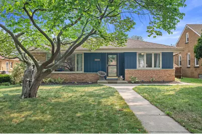 5684 N Milwaukee River Pkwy, Glendale, WI 53209 - Photo 1