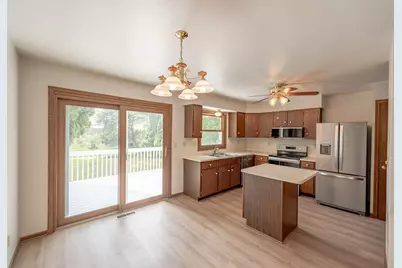 507  Maple St #B, Grafton, WI 53024 - Photo 6