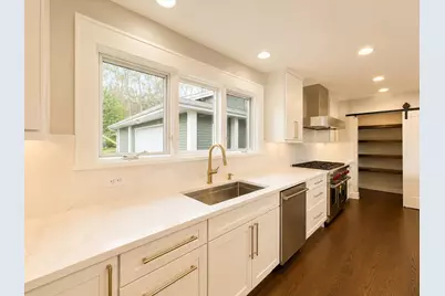 7515 N Beach Dr, Fox Point, WI 53217 - Photo 6