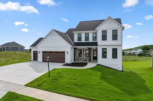 805 Viewpoint Ave, Waukesha, WI 53188 - Photo 1