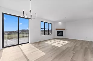 805 Viewpoint Ave, Waukesha, WI 53188 - Photo 6