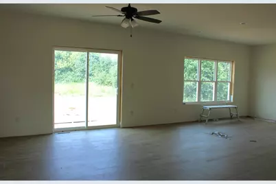 938  Drumlin Dr, Kewaskum, WI 53040 - Photo 4