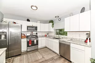 9028 N 70th St, Milwaukee, WI 53223 - Photo 4