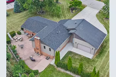 4450  Hearthside Dr, New Berlin, WI 53151 - Photo 38