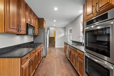 4450  Hearthside Dr, New Berlin, WI 53151 - Photo 14