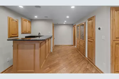 4450  Hearthside Dr, New Berlin, WI 53151 - Photo 16