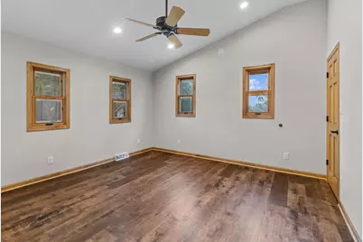 4450  Hearthside Dr, New Berlin, WI 53151 - Photo 22
