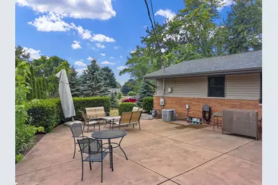 4450  Hearthside Dr, New Berlin, WI 53151 - Photo 40
