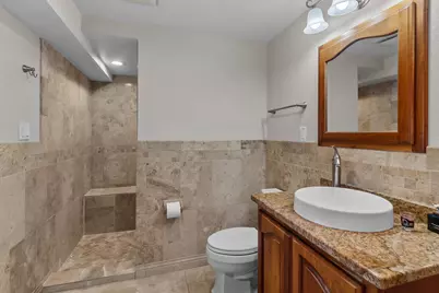 4450  Hearthside Dr, New Berlin, WI 53151 - Photo 20