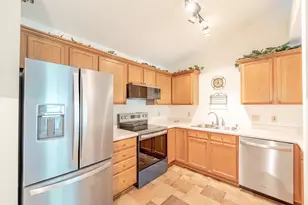 9131 S Aspen Dr, Oak Creek, WI 53154 - Photo 6
