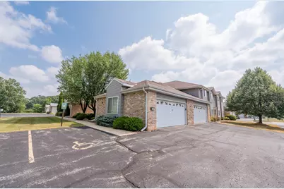 9131 S Aspen Dr #8, Oak Creek, WI 53154 - Photo 1