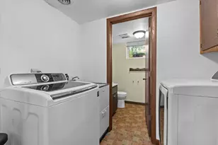 2905 Cody Ct, Waukesha, WI 53188 - Photo 14