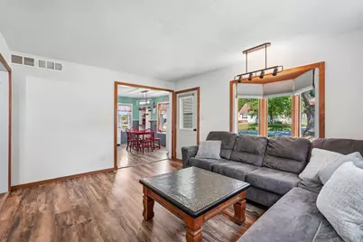 W272N2593  Apple Tree Ln, Pewaukee, WI 53072 - Photo 8