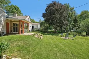 W272N2593 Apple Tree Ln, Pewaukee, WI 53072 - Photo 38