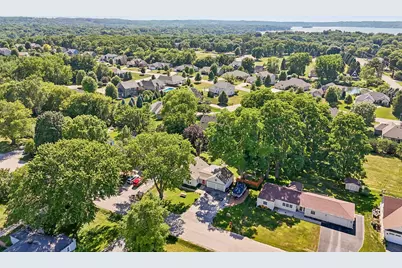 W272N2593  Apple Tree Ln, Pewaukee, WI 53072 - Photo 40