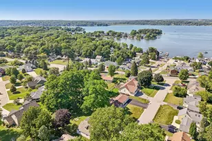 W272N2593 Apple Tree Ln, Pewaukee, WI 53072 - Photo 42