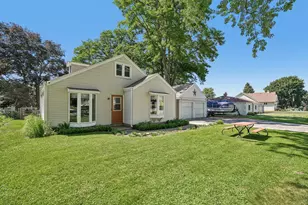 W272N2593 Apple Tree Ln, Pewaukee, WI 53072 - Photo 52