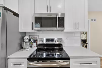 7820 W Bradley Rd, Milwaukee, WI 53223 - Photo 8