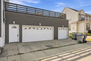 600 W Garfield Ave, Milwaukee, WI 53212 - Photo 2