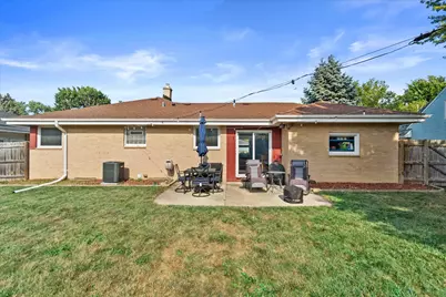 3667 S Sunset Dr, Milwaukee, WI 53220 - Photo 20