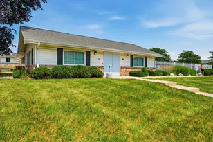 10050 W Whitnall Edge Dr, Franklin, WI 53132 - Photo 38
