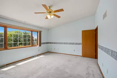10050 W Whitnall Edge Dr #A, Franklin, WI 53132 - Photo 18