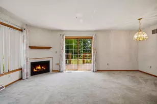 10050 W Whitnall Edge Dr, Franklin, WI 53132 - Photo 6