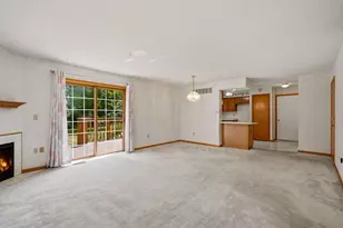 10050 W Whitnall Edge Dr, Franklin, WI 53132 - Photo 4
