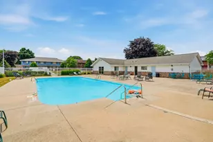 10050 W Whitnall Edge Dr, Franklin, WI 53132 - Photo 40