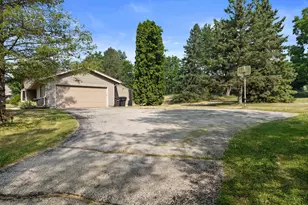 S76W31156 Century Dr, Mukwonago, WI 53149 - Photo 34