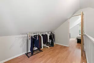 11810 W Howard Ave, Greenfield, WI 53228 - Photo 10
